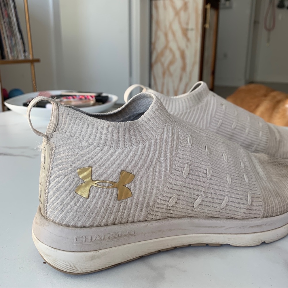 Under Armour Hovr Sneakers - Cream/White